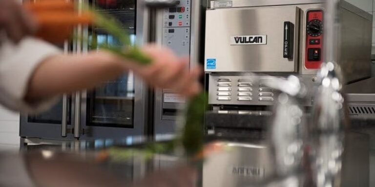 Energy-Efficient Restaurant Equipment to Save Costs in 2024